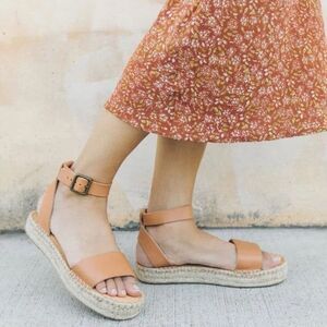Soludos Camel Leather Espadrille Sandals Size 9